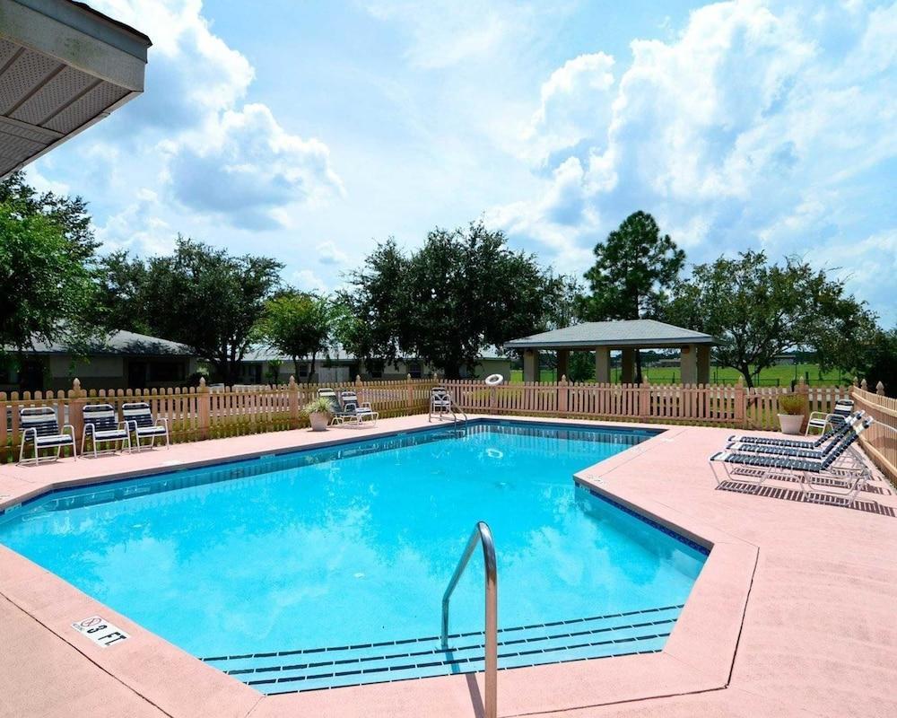 Rodeway Inn & Suites Haines City Extérieur photo