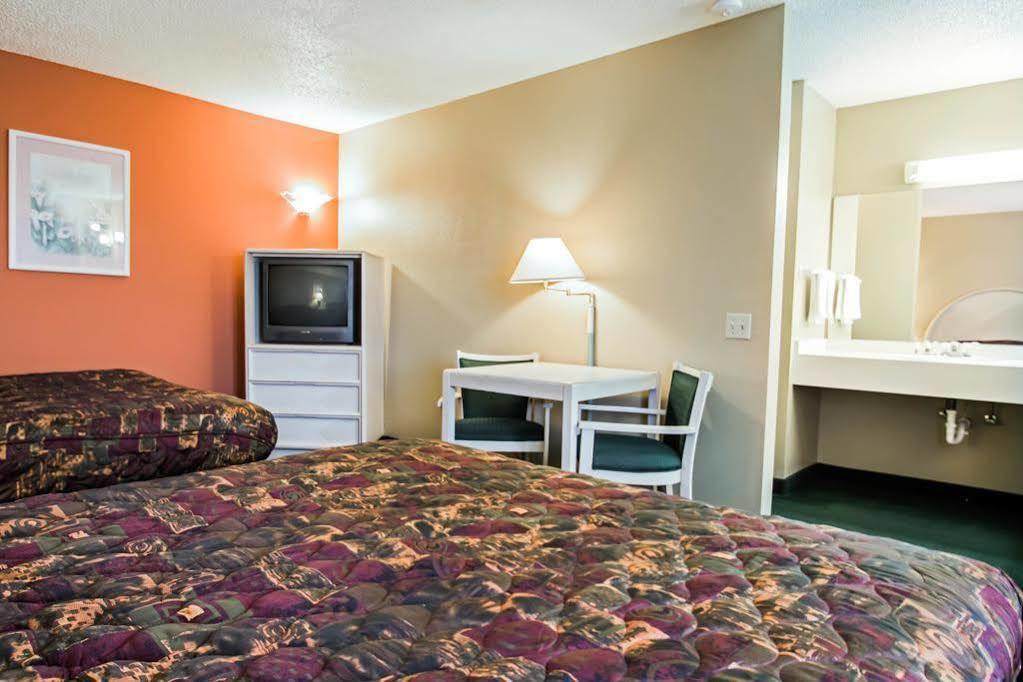 Rodeway Inn & Suites Haines City Extérieur photo