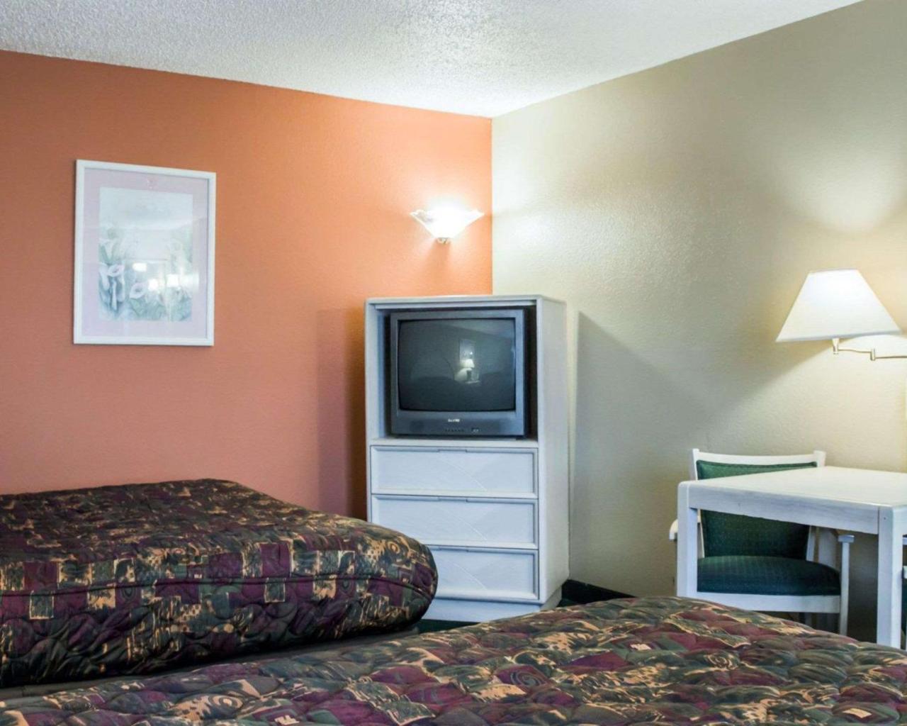 Rodeway Inn & Suites Haines City Extérieur photo