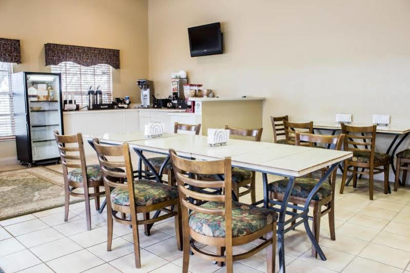 Rodeway Inn & Suites Haines City Extérieur photo