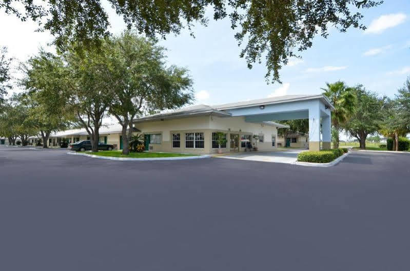 Rodeway Inn & Suites Haines City Extérieur photo
